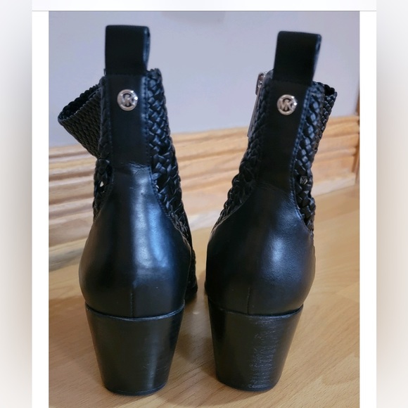Michael Kors woven booties 9M - Picture 3 of 11